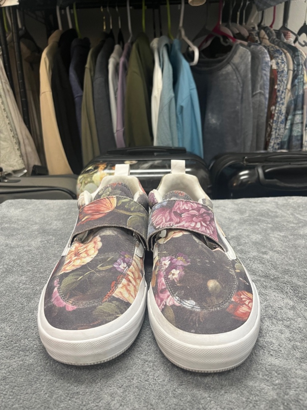 Vans Kyle Walker V- Floral Pattern EUC - Picture 3 of 6